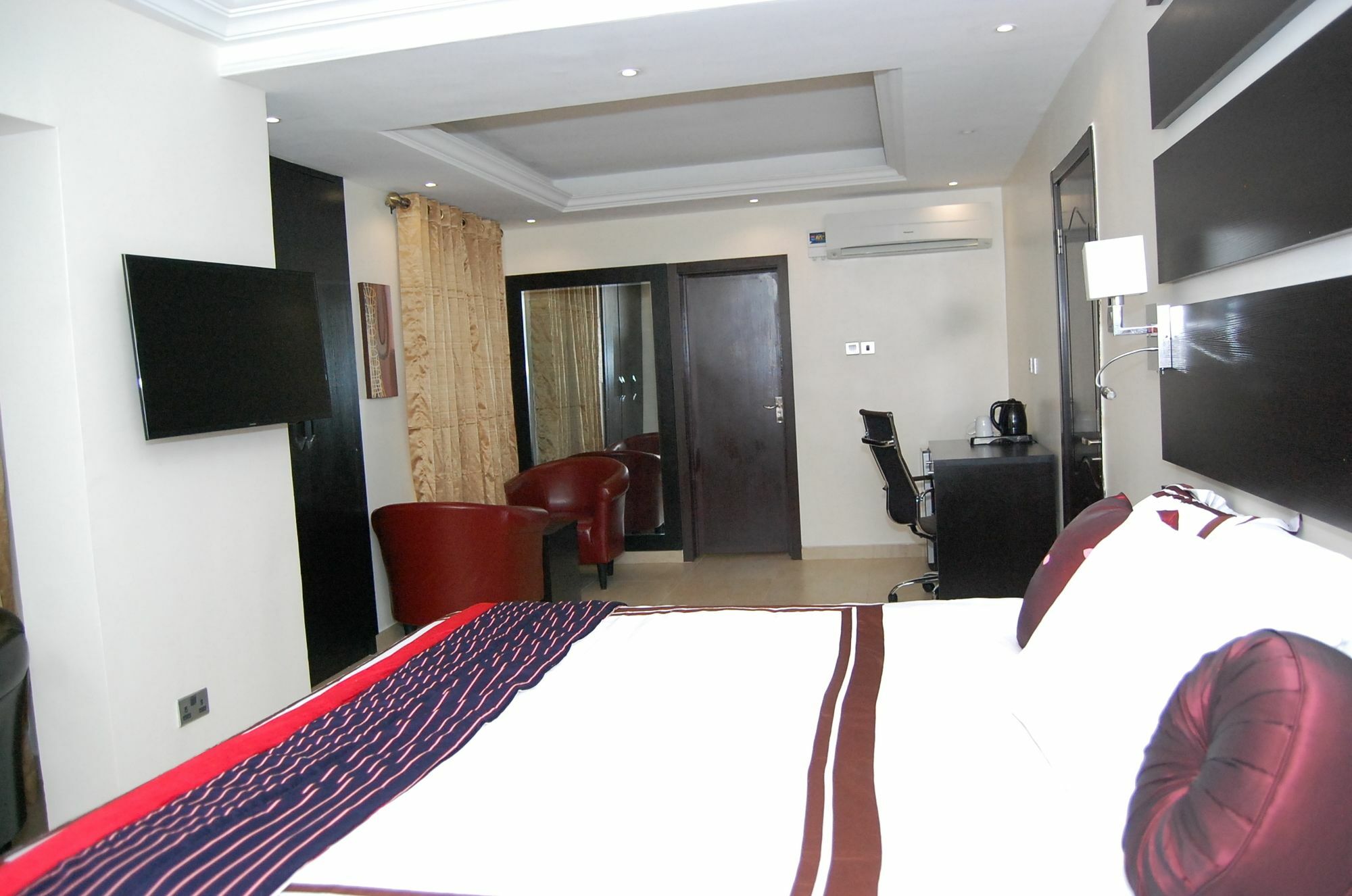 The Montrose Hotel Lekki Exterior foto